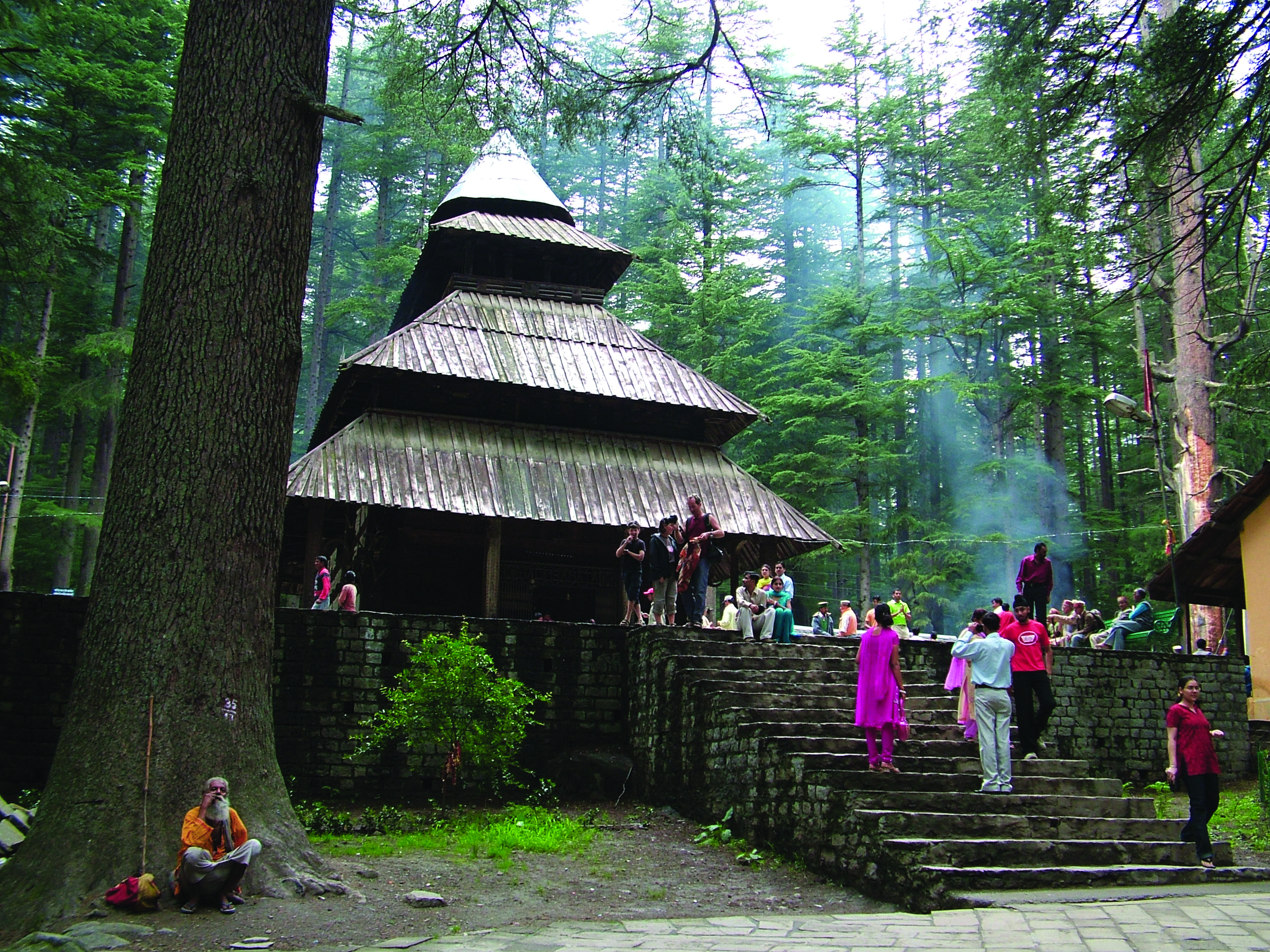 https://d3r8gwkgo0io6y.cloudfront.net/upload/Hidimba temple .jpg